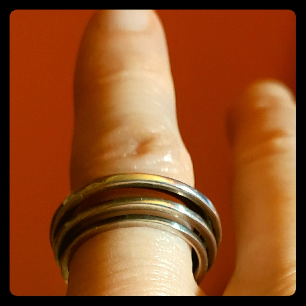 UNIQUE STERLING RING